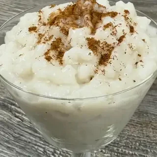 Creamy rice pudding with cinnamon topping